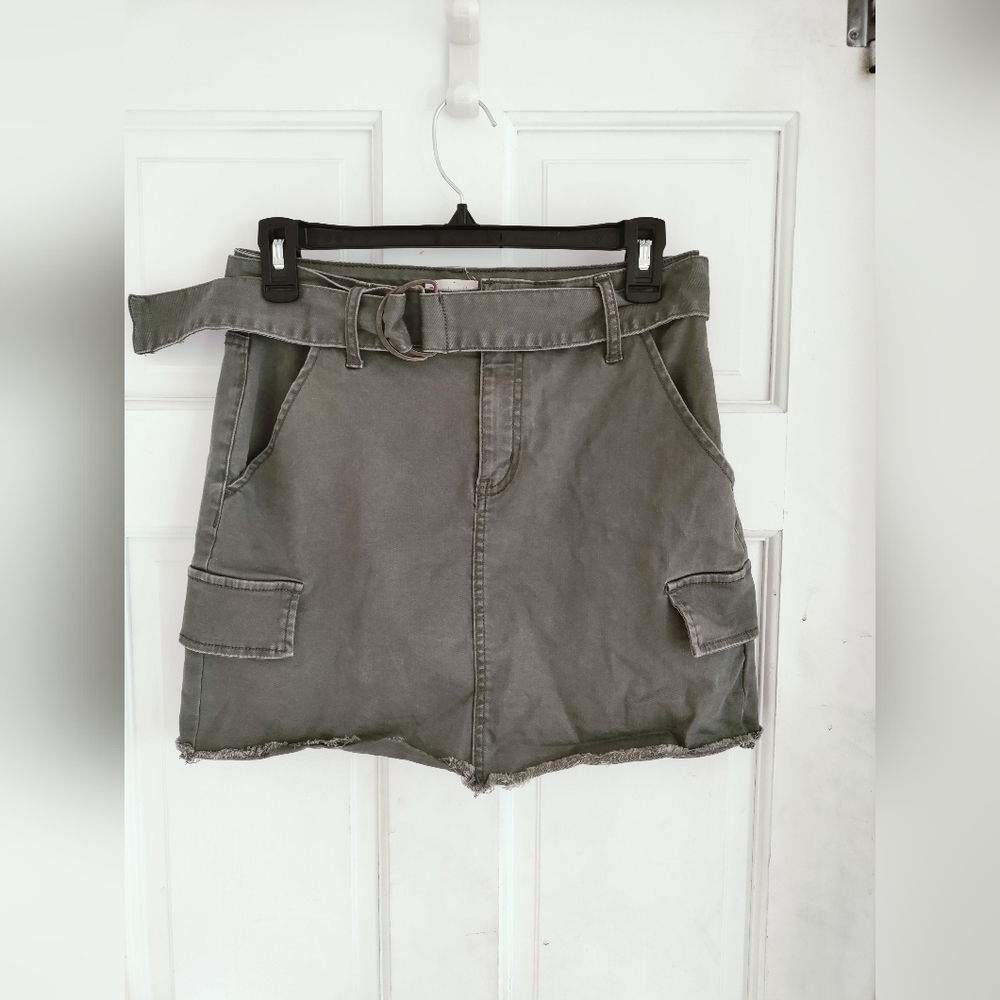 SO cargo olive green army skirt with matching belt
